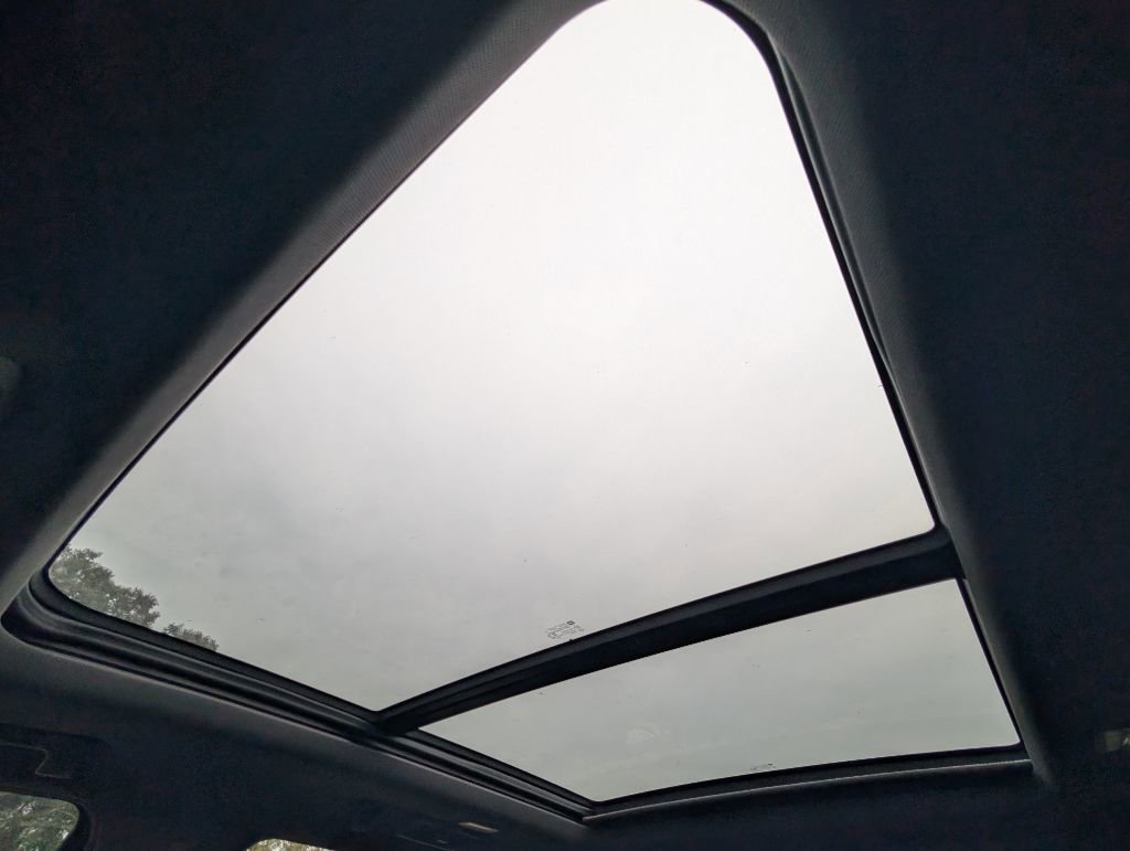 Used 2021 Chevrolet Suburban RST w/ Luxury Package image 25