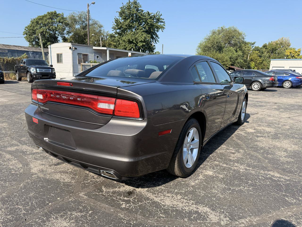 Used 2014 Dodge Charger SE RWD image 8