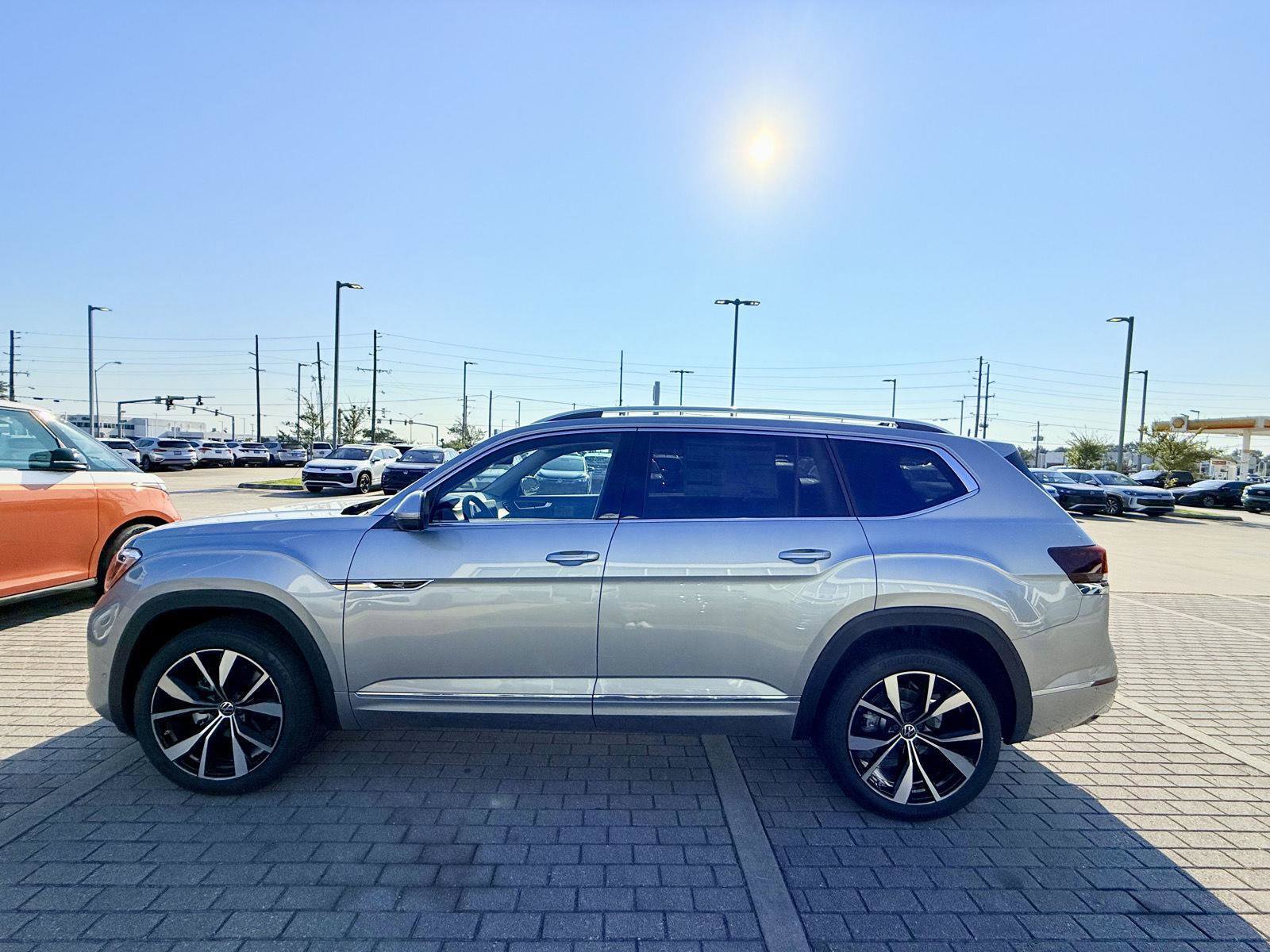 New 2026 Volkswagen Atlas SEL Premium R-Line image 5