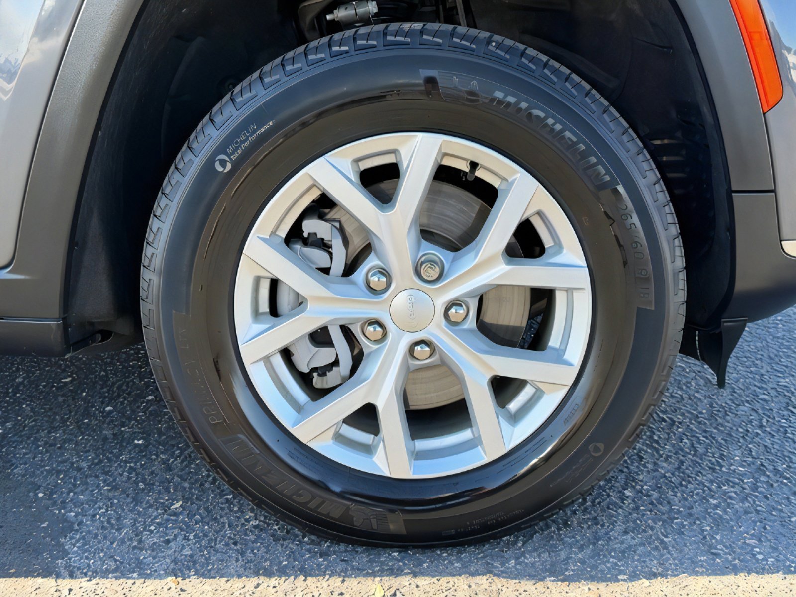 Used 2024 Jeep Grand Cherokee L Limited w/ Trailer Tow Package image 9