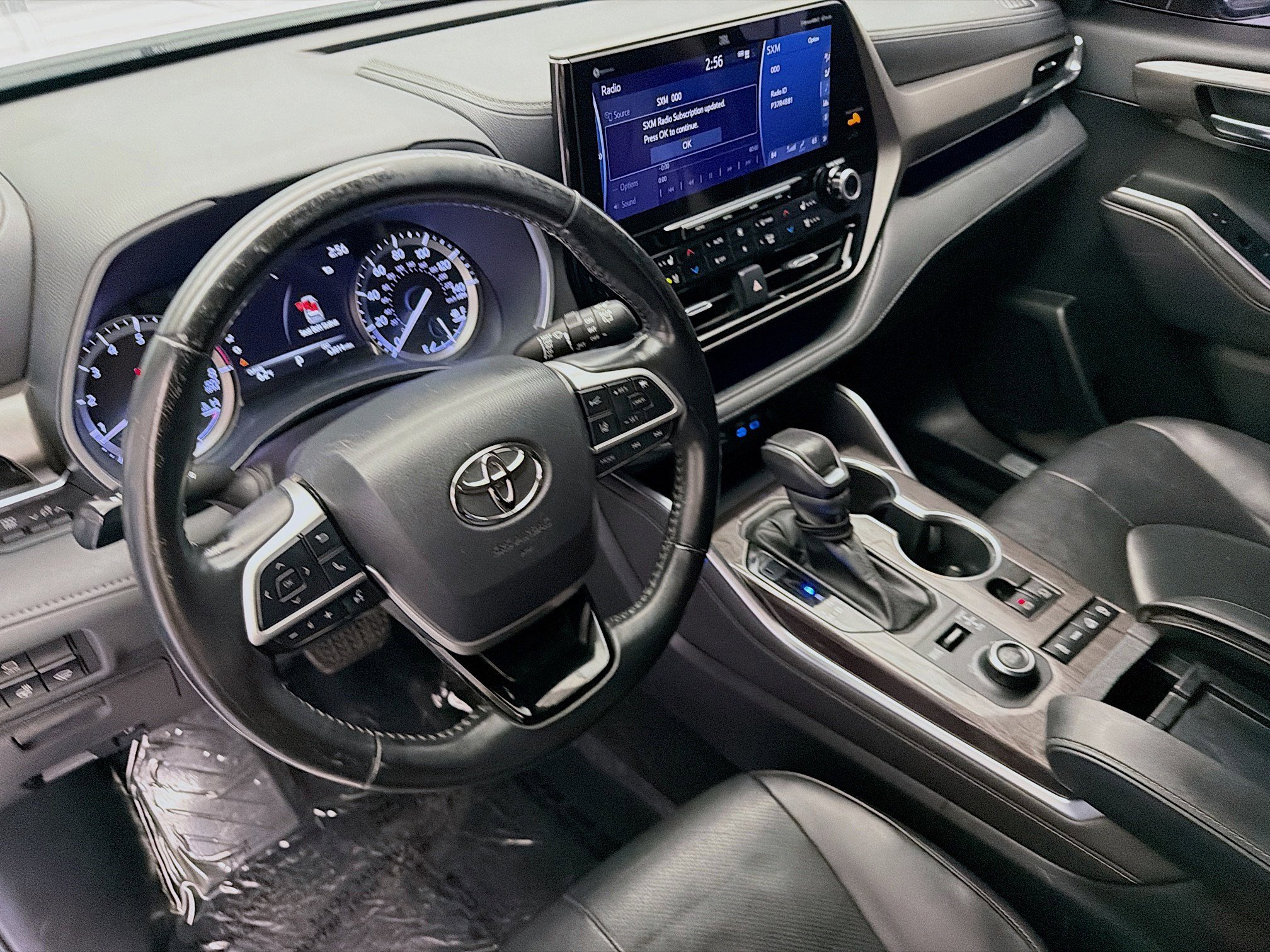 Used 2022 Toyota Highlander Limited image 7