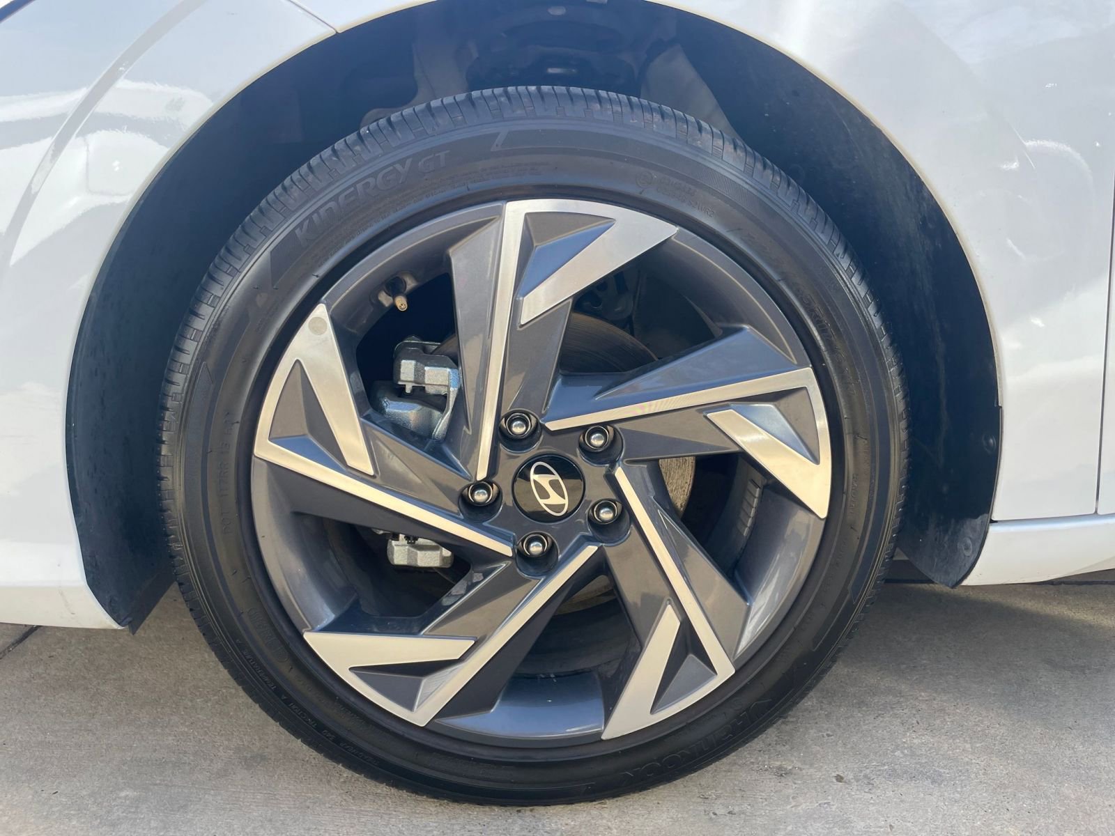 Used 2025 Hyundai Elantra SEL image 34