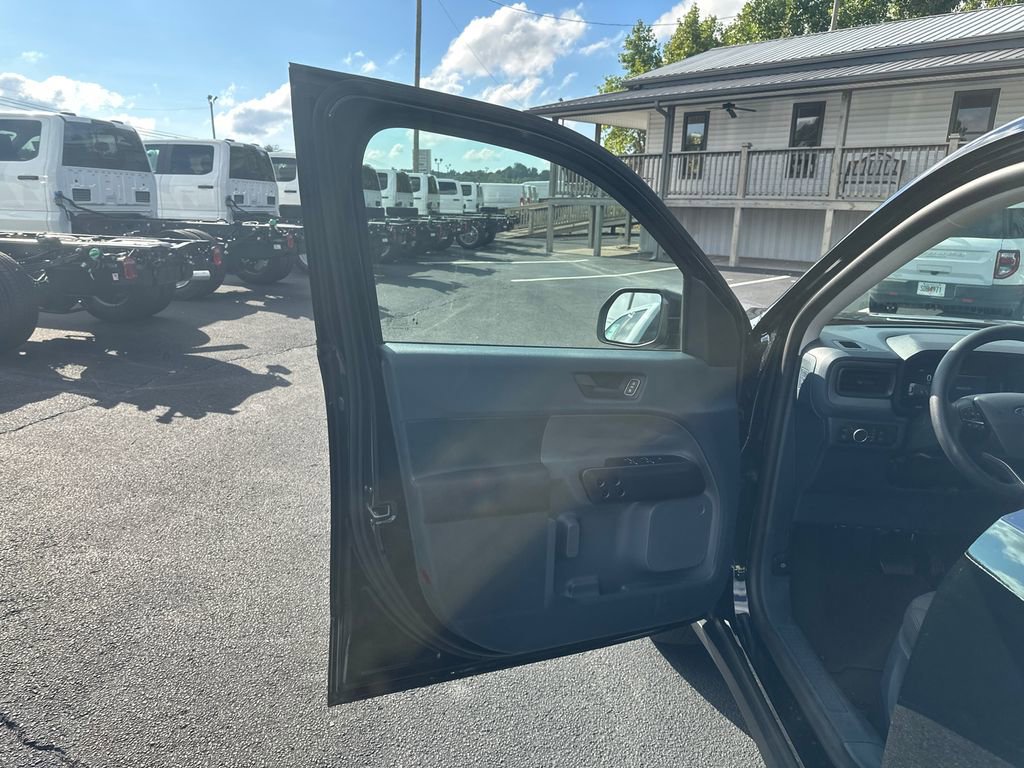 New 2025 Ford Maverick XL image 16