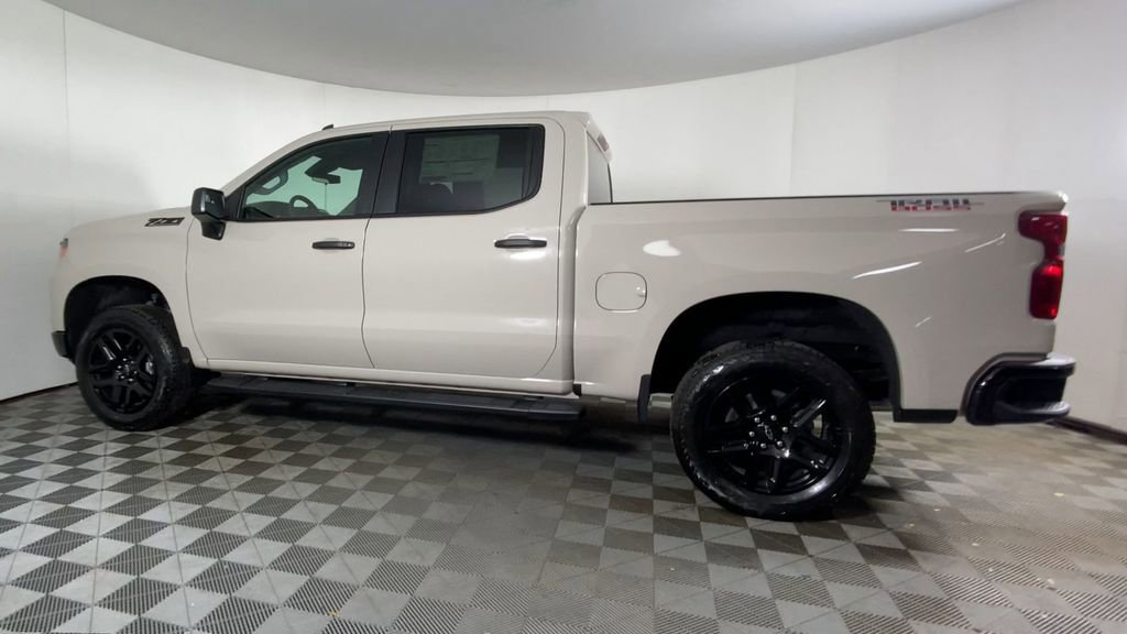 New 2026 Chevrolet Silverado 1500 Custom Trail Boss w/ LPO, Dark Essentials Package image 7