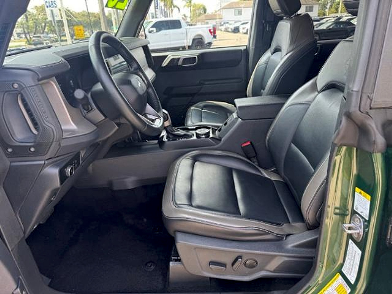 Used 2025 Ford Bronco Outer Banks AWD/4WD image 13