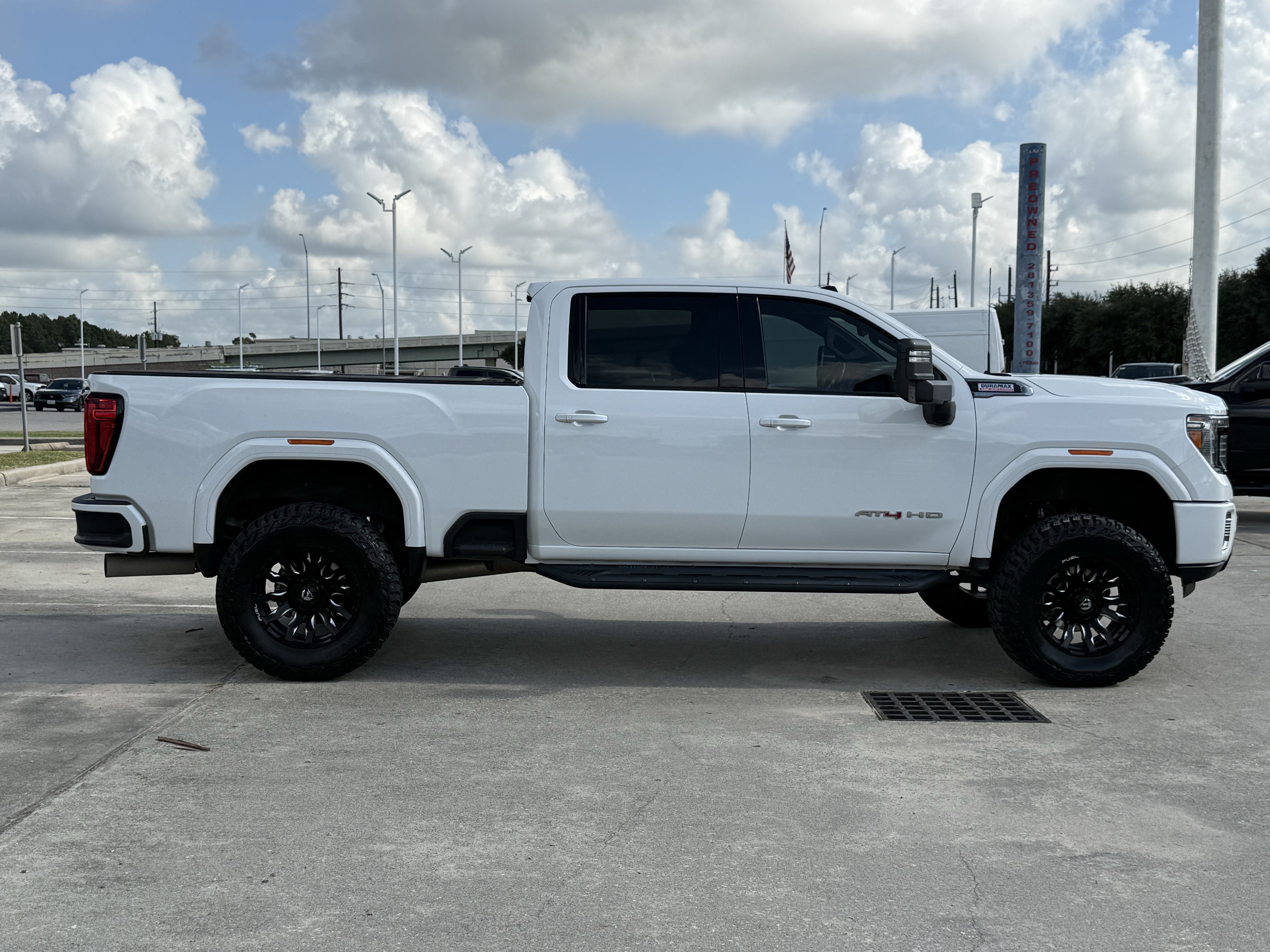 Used 2020 GMC Sierra 2500 AT4 w/ Technology Package AWD/4WD video 3