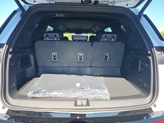 New 2026 Chevrolet Traverse High Country w/ LPO, Floor Liner Package image 11