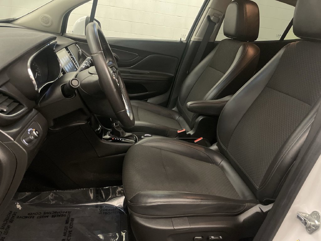Used 2021 Buick Encore Preferred AWD/4WD image 12