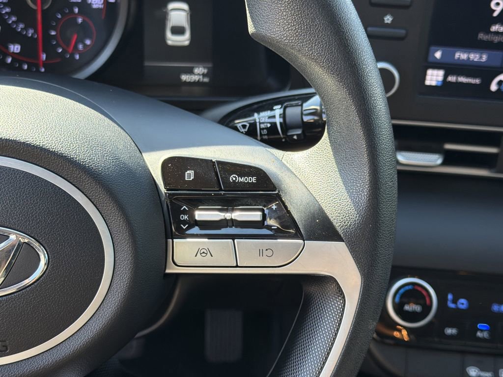 Used 2023 Hyundai Elantra SEL image 25