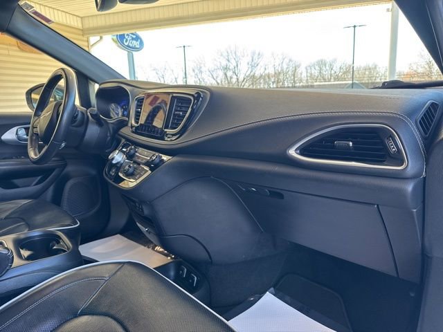 Used 2020 Chrysler Pacifica Limited w/ S Appearance Package image 25