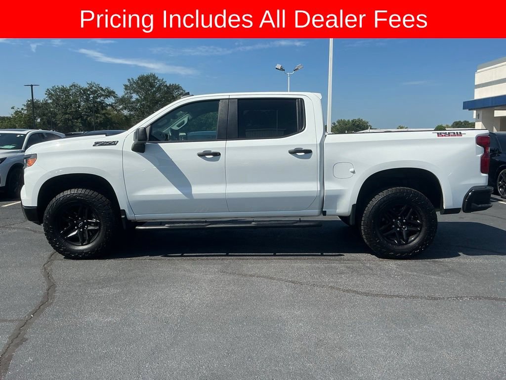 Used 2024 Chevrolet Silverado 1500 Custom Trail Boss w/ LPO, Dark Essentials Package AWD/4WD image 2