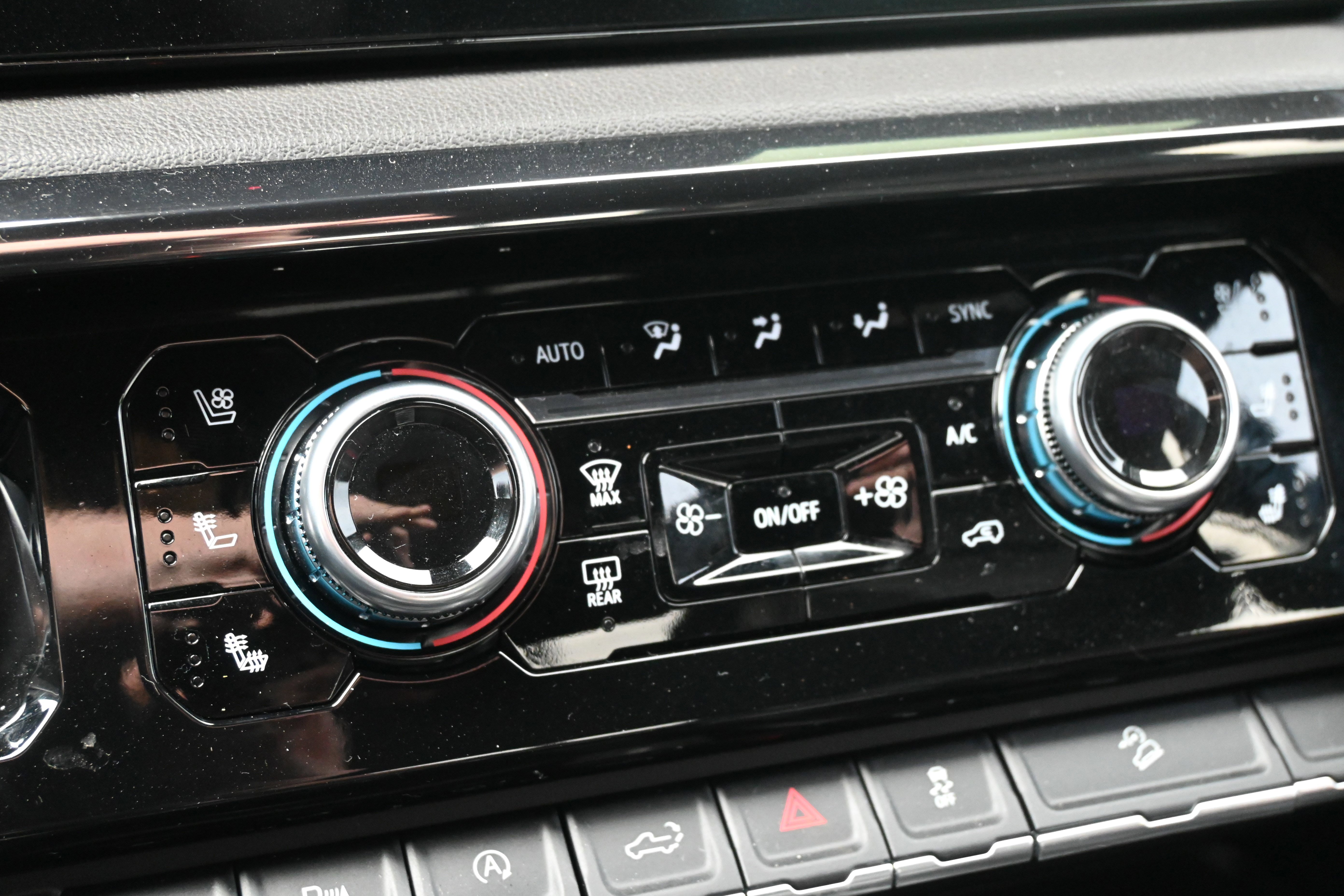 Used 2023 GMC Sierra 1500 AT4 w/ AT4 Premium Package image 24