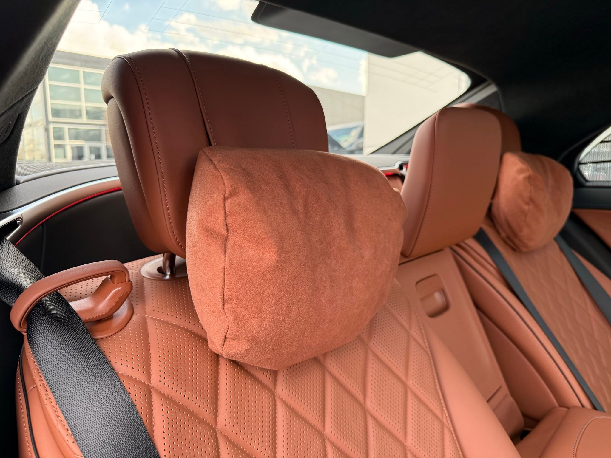 Used 2022 Mercedes-Benz S 580 4MATIC Sedan w/ AMG Line Package image 38