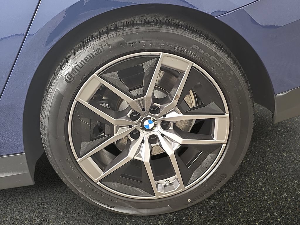 Used 2026 BMW 530i xDrive w/ Convenience Package AWD/4WD image 35