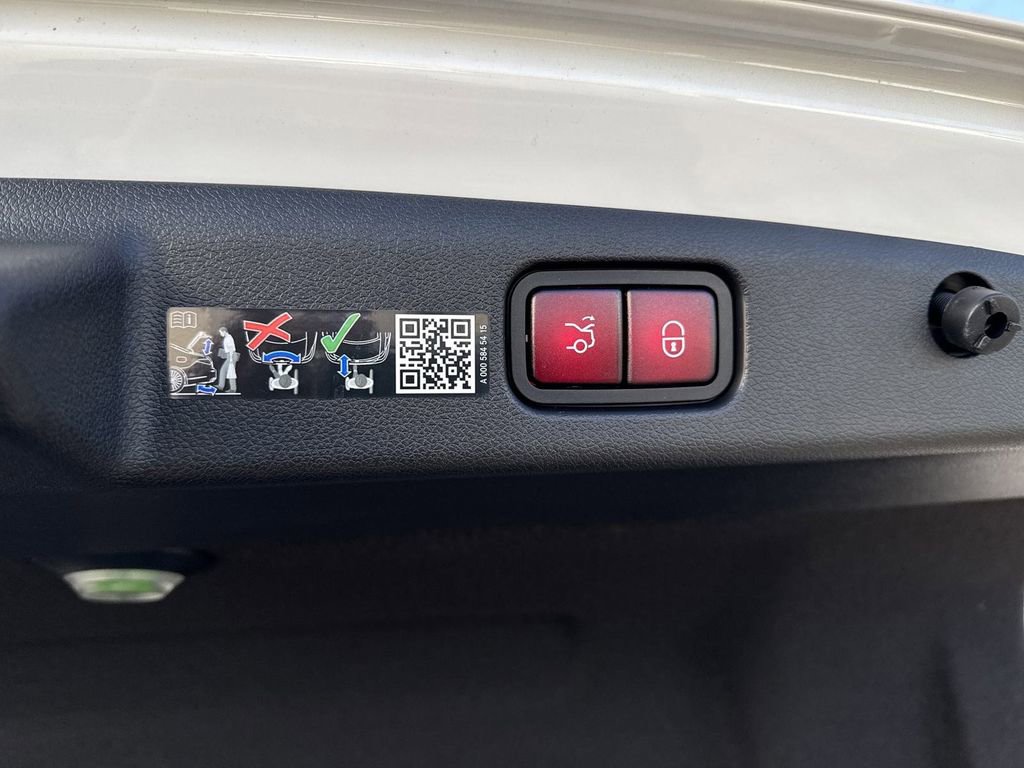 New 2024 Mercedes-Benz E 350 4MATIC Sedan image 13