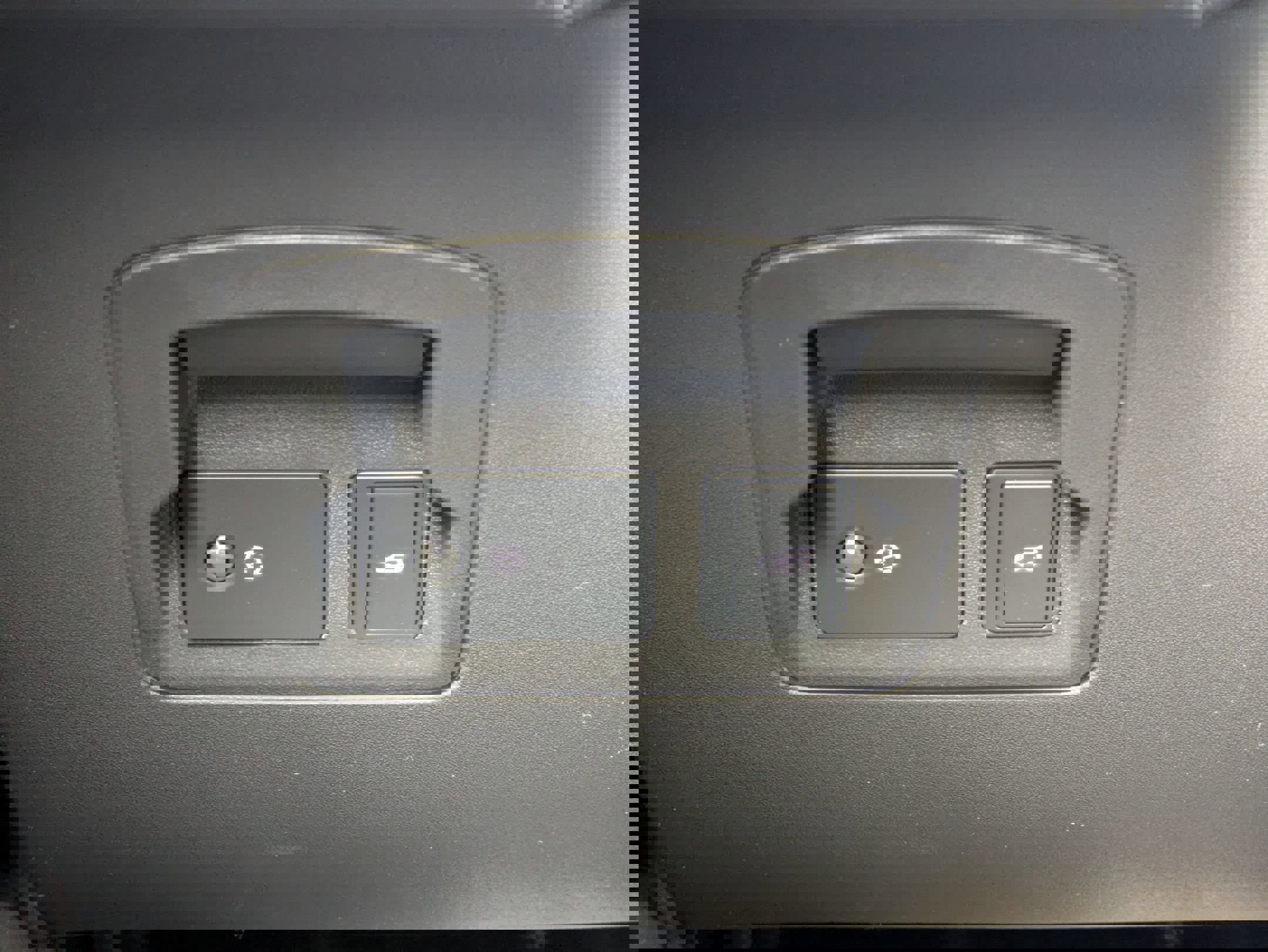 New 2026 Land Rover Range Rover Velar Dynamic SE AWD/4WD image 18