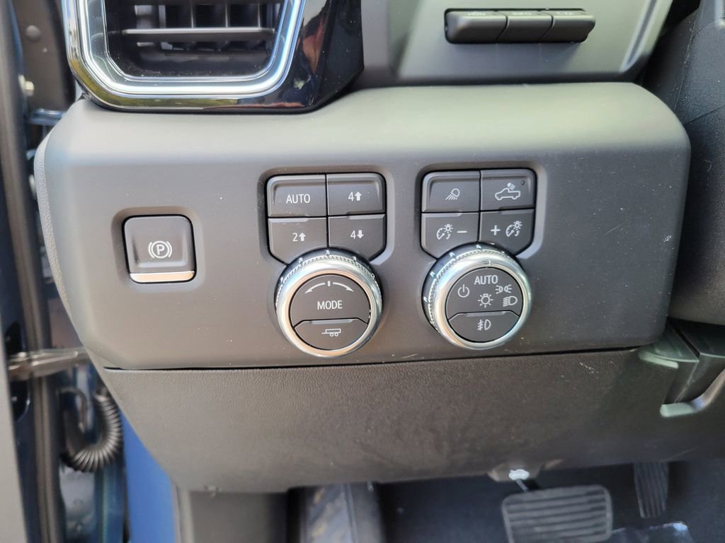 New 2026 GMC Sierra 2500 Denali w/ Technology Package AWD/4WD image 13