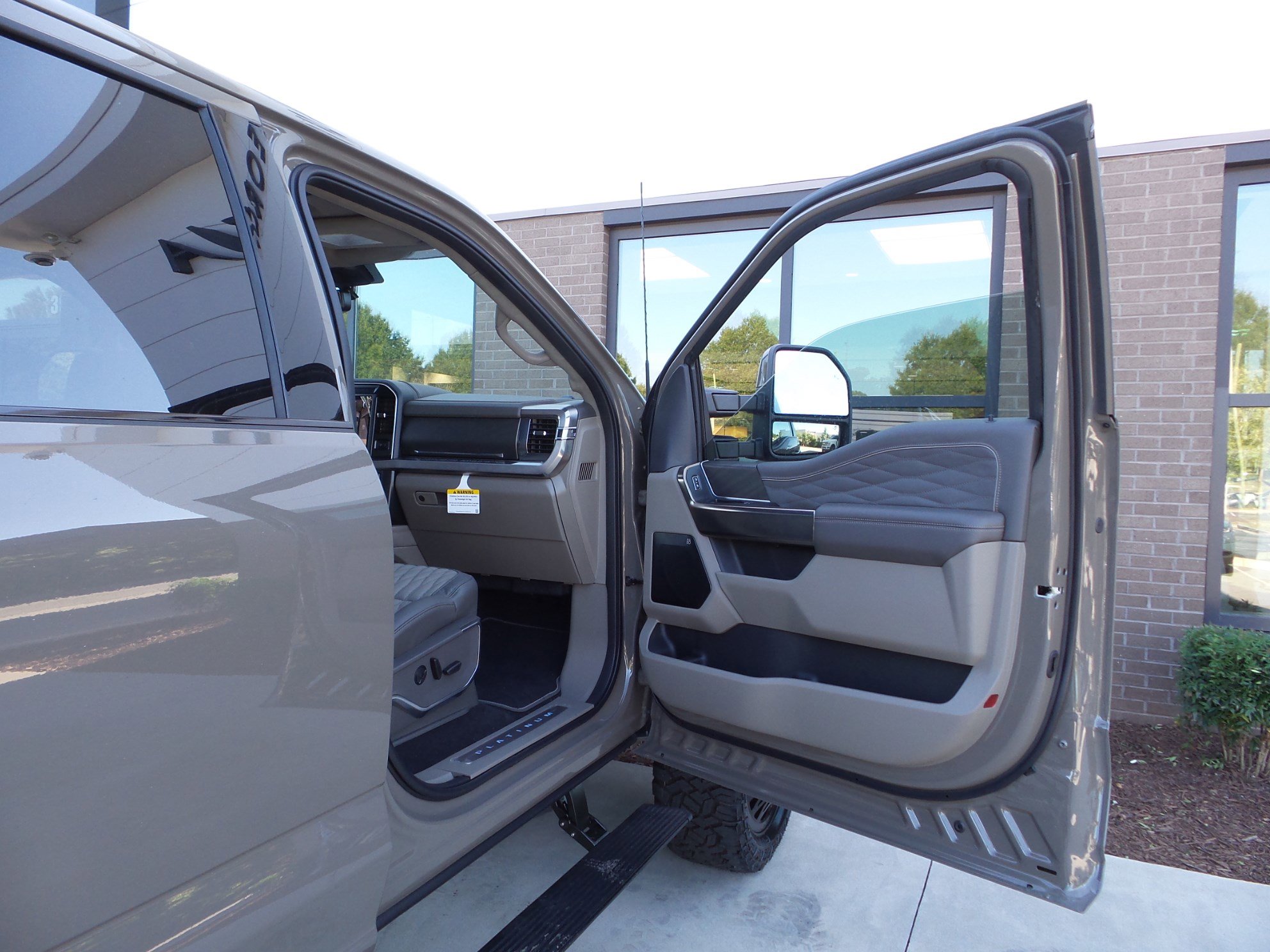 Used 2026 Ford F450 Platinum w/ Platinum Plus Package image 49