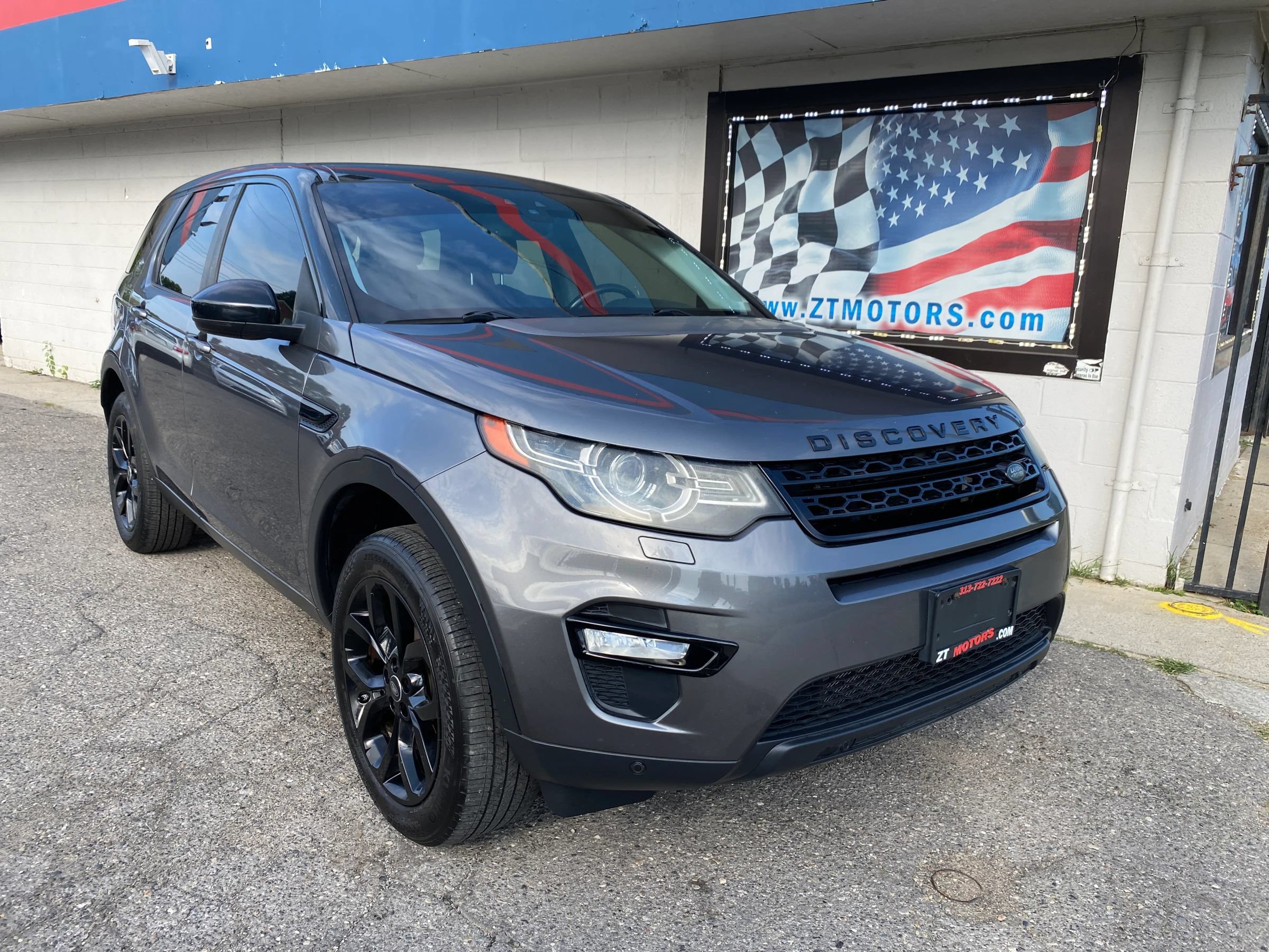 Used 2016 Land Rover Discovery Sport HSE AWD/4WD image 1