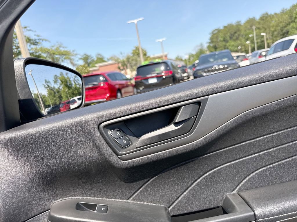Used 2025 Ford Escape Active AWD/4WD image 28