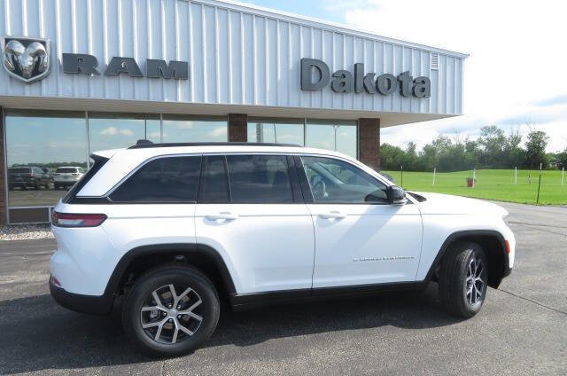 New 2025 Jeep Grand Cherokee Limited w/ Trailer Tow Package image 2