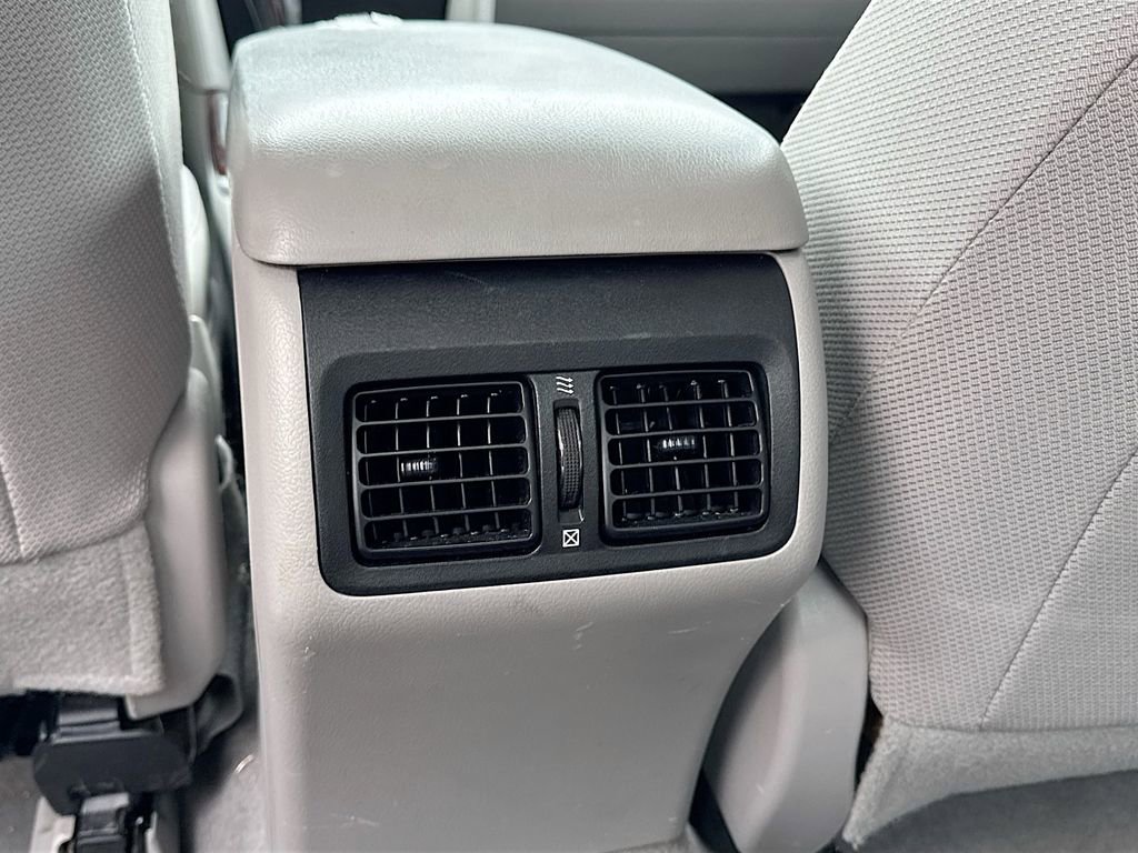 Used 2014 Toyota Camry XLE image 24