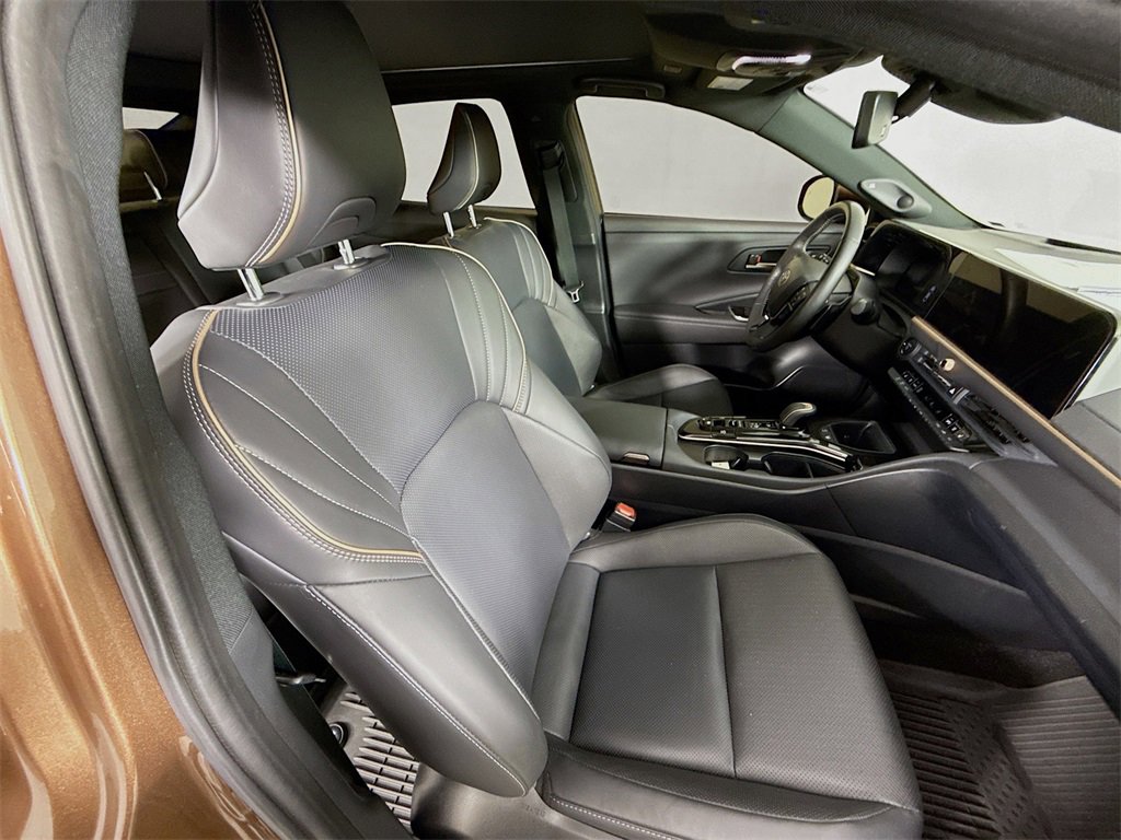 Used 2025 Toyota Crown Platinum image 28