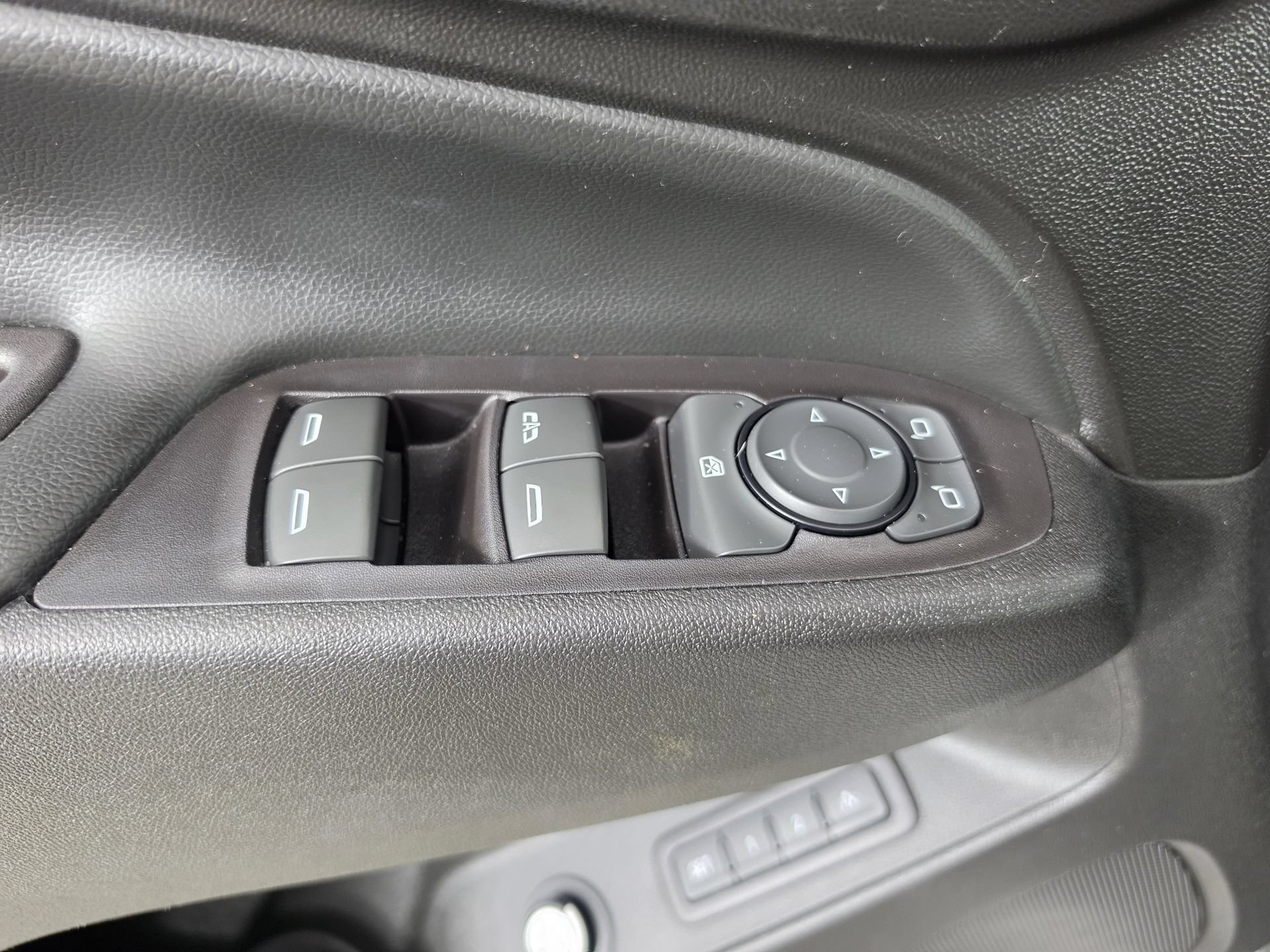 Used 2018 Chevrolet Equinox Premier FWD image 20