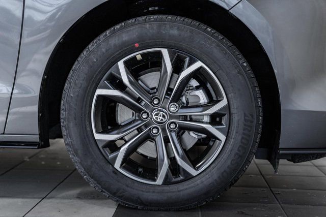 New 2026 Toyota Sienna Platinum image 18