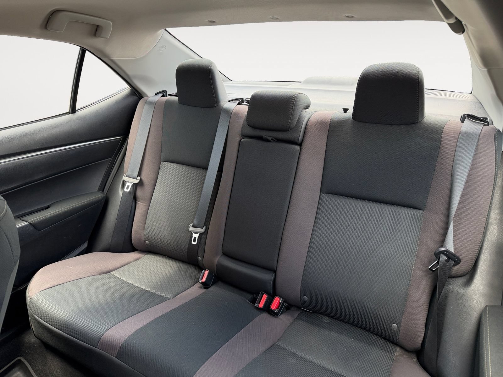 Used 2019 Toyota Corolla LE FWD image 13