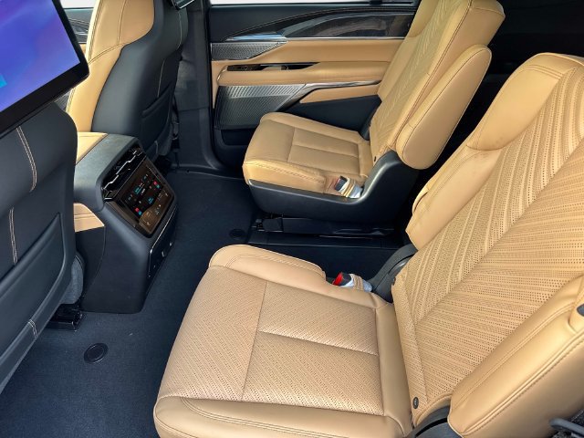 New 2026 Cadillac Escalade IQL Sport 2 w/ LPO, ONYX Package AWD/4WD image 14