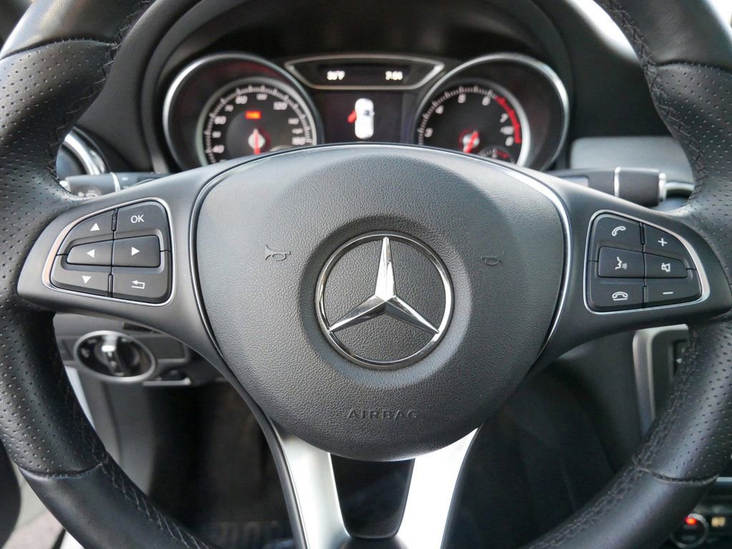 Used 2020 Mercedes-Benz GLA 250 4MATIC image 19