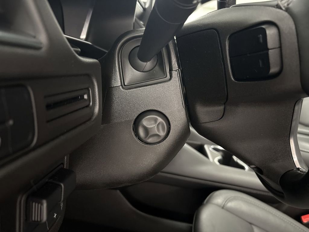 Used 2023 Chevrolet Tahoe Z71 w/ Luxury Package image 16