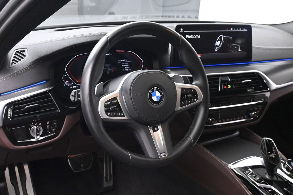 Used 2023 BMW M550i xDrive w/ Dynamic Handling Package AWD/4WD image 28