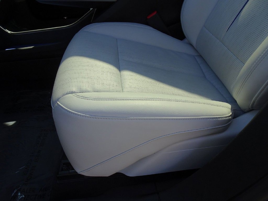 Certified 2024 Cadillac Lyriq Luxury w/ LPO, Floor Liner Package AWD/4WD image 8