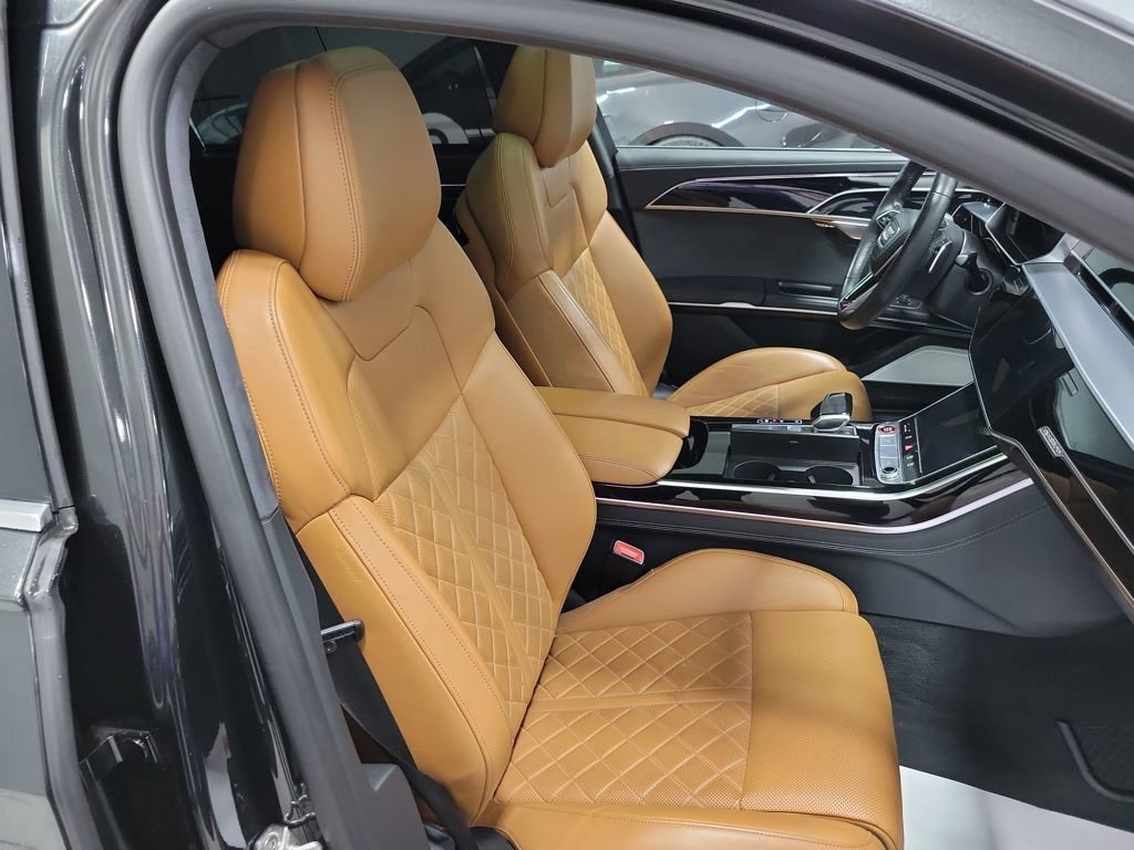 Used 2022 Audi S8 image 22