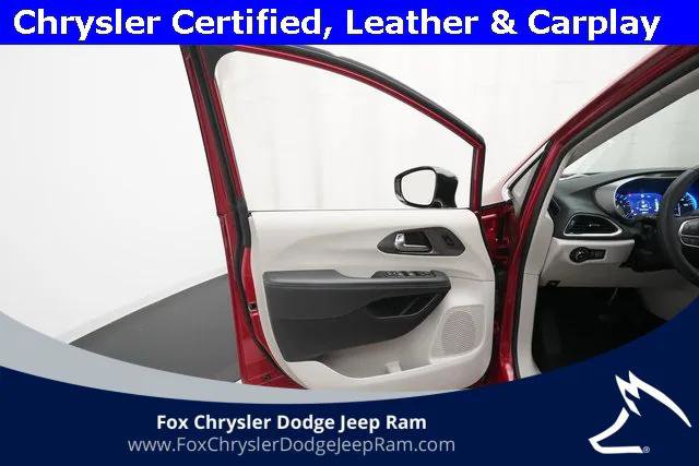 Certified 2024 Chrysler Pacifica Touring-L image 26