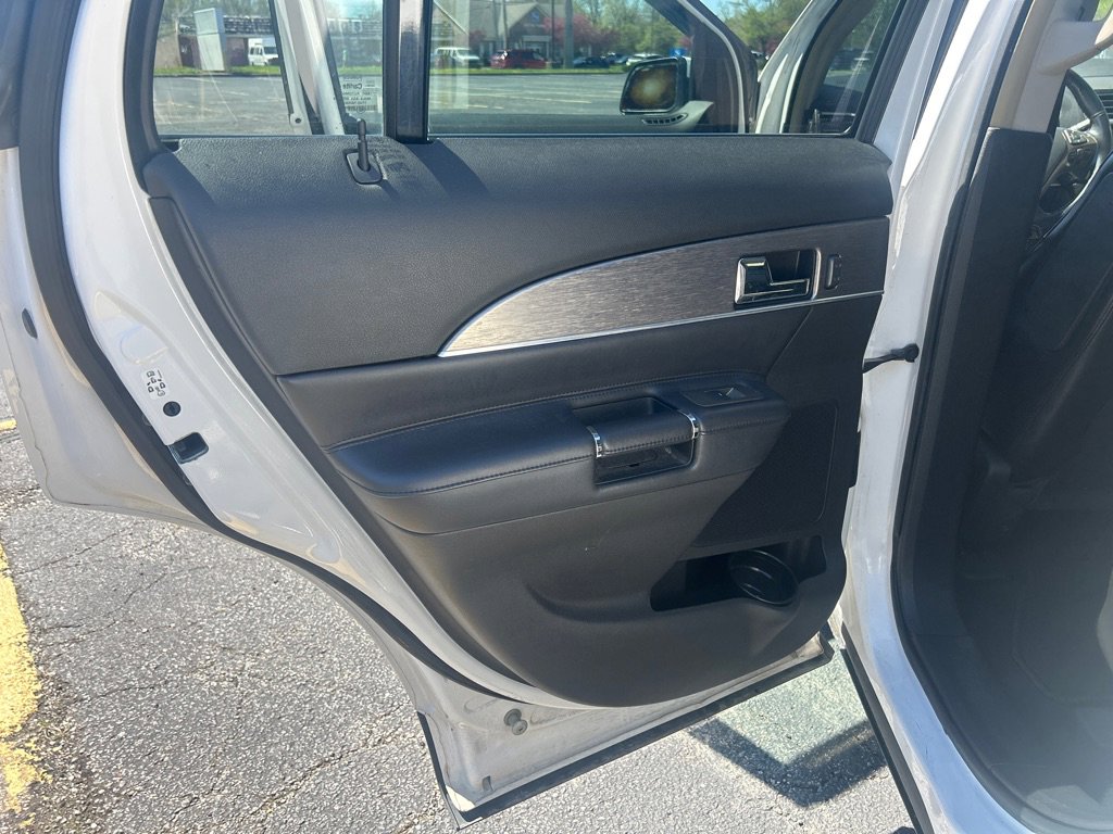 Used 2012 Lincoln MKX AWD image 21