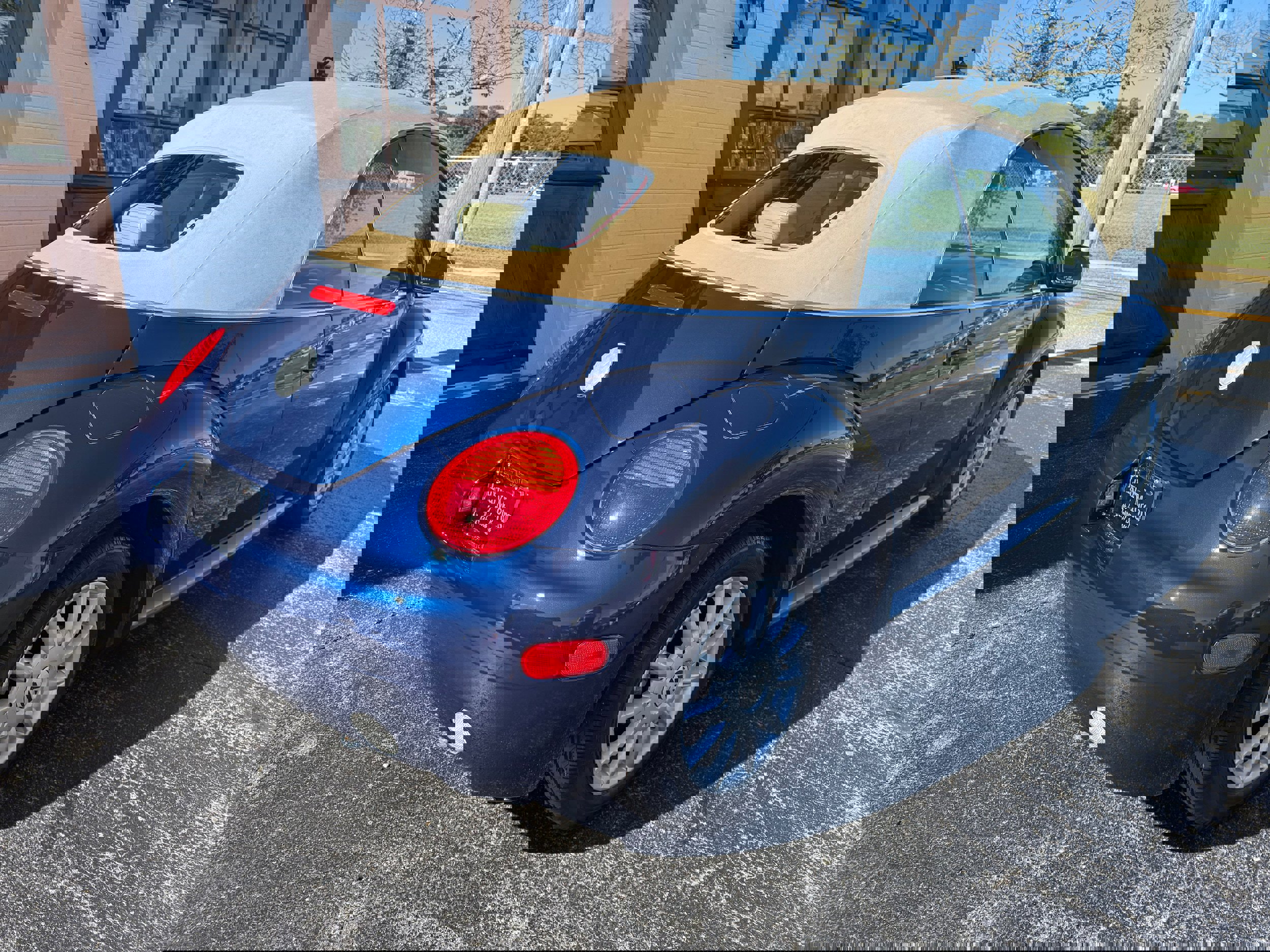 Used 2005 Volkswagen Beetle GLS image 10