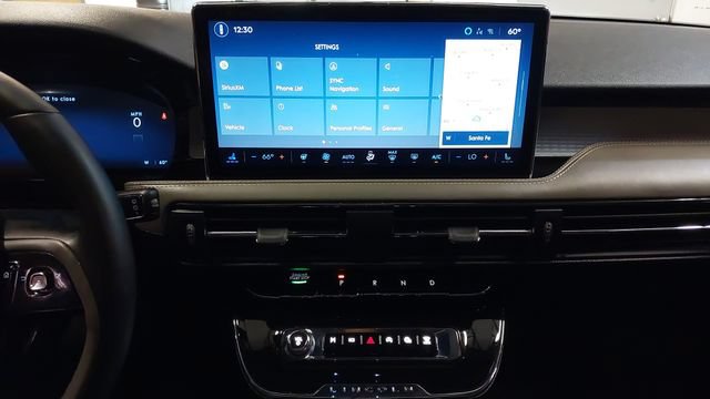 Used 2025 Lincoln Corsair AWD w/ Equipment Group 101A image 23