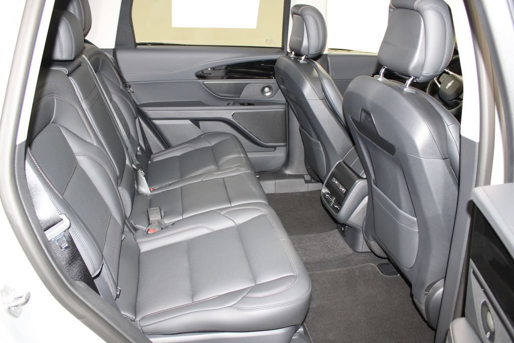 New 2026 Lincoln Nautilus Premier w/ Equipment Group 102A AWD/4WD image 29