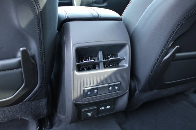 Used 2024 Jeep Wagoneer Launch Edition image 37