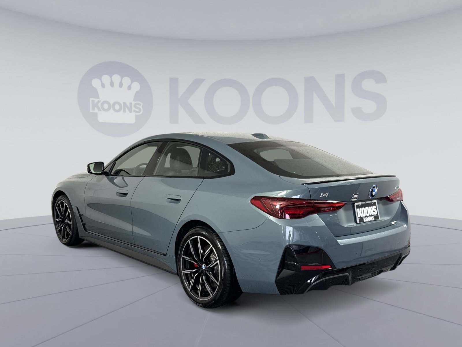 Used 2025 BMW i4 xDrive40i w/ M Sport Package AWD/4WD image 4