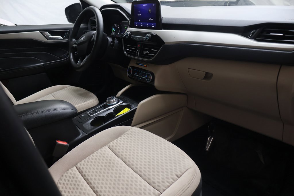Used 2021 Ford Escape SE image 11
