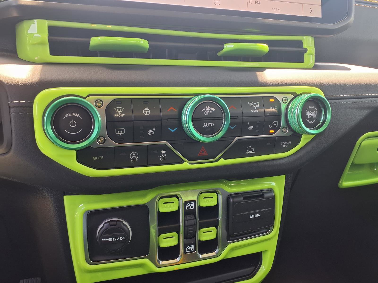 Used 2025 Jeep Gladiator Sport AWD/4WD image 20