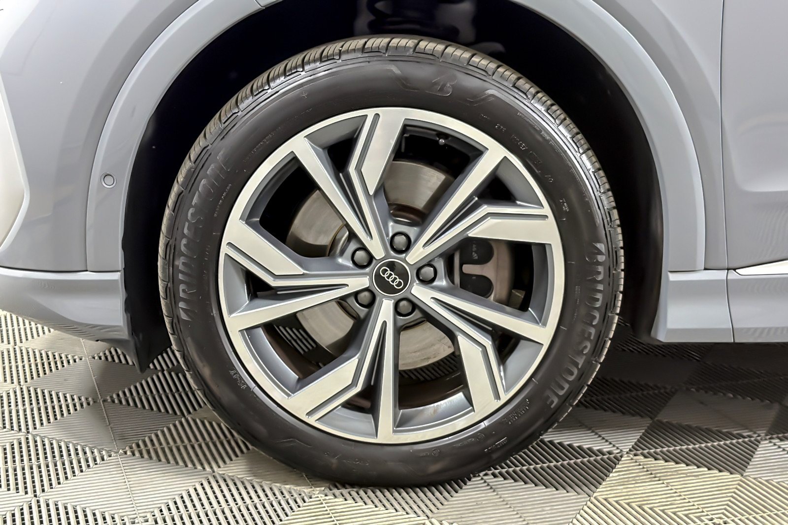 Used 2023 Audi Q4 e-tron Prestige AWD/4WD image 26
