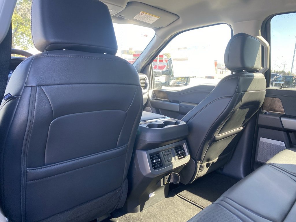 New 2026 Ford F250 Lariat w/ Black Appearance Package image 31