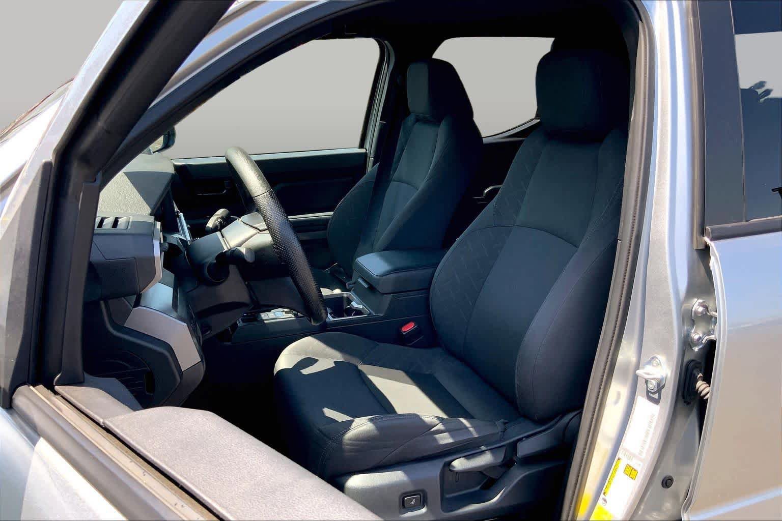 Certified 2024 Toyota Tacoma SR5 AWD/4WD image 7