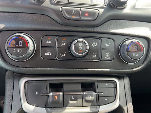 Used 2023 GMC Terrain SLT image 21