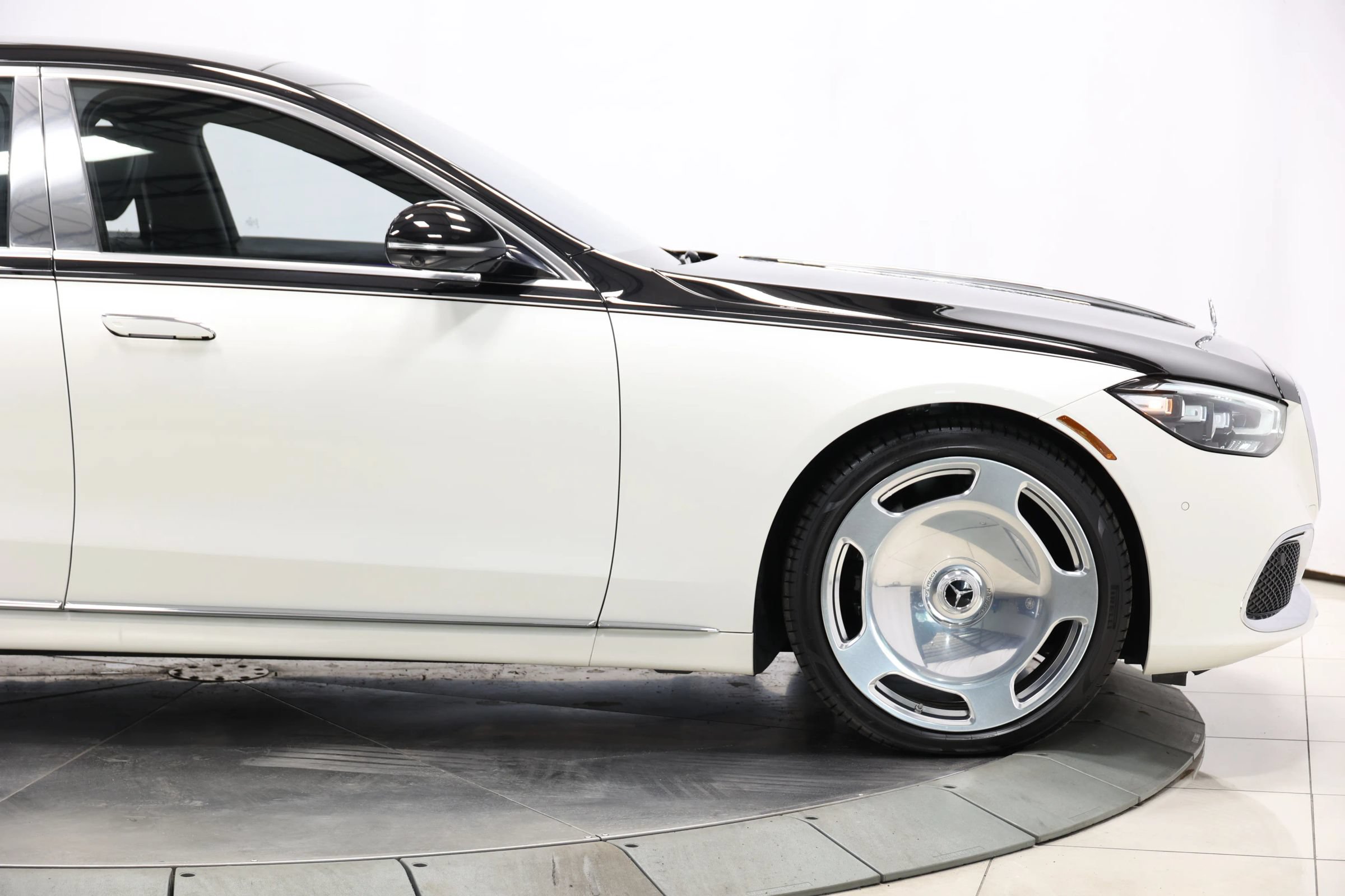 Used 2021 Mercedes-Benz Maybach S 580 4MATIC image 99